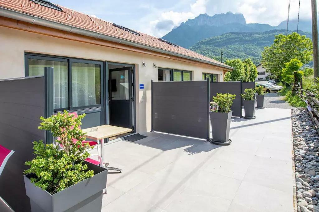 Domaine Des Ecuries - Appartements Meubles A Talloires-Montmin Exterior foto